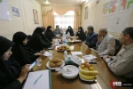 دیدار دختر امام(ره) با همسران شهدای مدافع حرم و نثار شاخه های گل بر سر مزار شهدای اصفهان (۱)
 7
