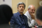 دیدار دختر امام(ره) با همسران شهدای مدافع حرم و نثار شاخه های گل بر سر مزار شهدای اصفهان (۱)
 10