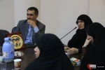 دیدار دختر امام(ره) با همسران شهدای مدافع حرم و نثار شاخه های گل بر سر مزار شهدای اصفهان (۱)
 14