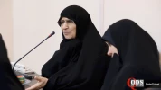 دیدار دختر امام(ره) با همسران شهدای مدافع حرم و نثار شاخه های گل بر سر مزار شهدای اصفهان (۱)
 16
