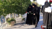 دیدار دختر امام(ره) با همسران شهدای مدافع حرم و نثار شاخه های گل بر سر مزار شهدای اصفهان (۱)
 21