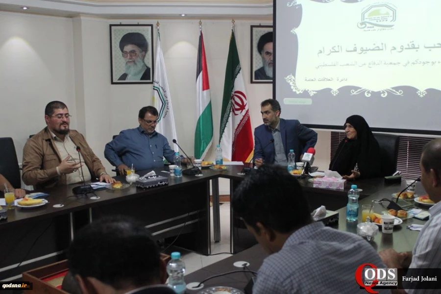 وفد تونسي يلتقي بكريمة الامام الخميني(رض) في طهران 14
