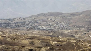 Militants begin evacuating from Lebanon’s Arsal to Syria