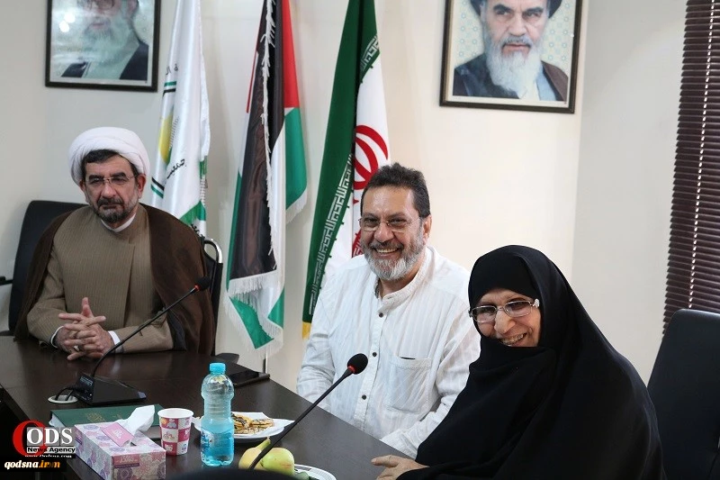 عائلة الشیخ ابراهیم الزکزاکی تلقتی بکریمة الامام الخمینی(رض) 12