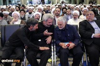 تحلیل سردار سلیمانی ازوضعیت سیاسی و میدانی منطقه در روز جهانی مسجد:

همه دعوای ما با عالم غرب، بر سر مسجد است، مسجد الاقصی و مسجد الحرام//ما بخاطر منافع شیعی به فلسطین کمک نمی‌کنیم/ما با مذهب جلوی جنگ مذهبی آنها را گرفتیم نه با قدرت نظامی