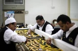 خانه کعبه لباس نو می‌پوشد  3