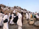 حرکت باشکوه حجاج بیت الله الحرام به سوی سرزمین منا
 6