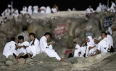حرکت باشکوه حجاج بیت الله الحرام به سوی سرزمین منا
 12