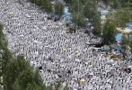 حرکت باشکوه حجاج بیت الله الحرام به سوی سرزمین منا
 13