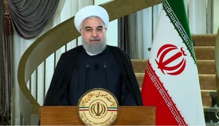 الرئيس الإيراني مخاطباً الإدارة الأمريكية:

هل الكيان الذي يمارس الظلم في هذه المنطقة ضد الشعبين الفلسطيني واللبناني ظالم أم القوة التي تناضل ضد الارهابيين؟