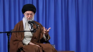 Leader decries Trump’s foolish comments against Iranian nation