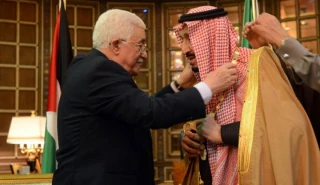 معامله بزرگ سعودی برای حذف مسئله فلسطین/

ابومازن به سرنوشت حریری دچار می‌شود؟/دو راهی استعفای اجباری یا پذیرش پیشنهاد عربستان