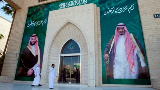 بررسی سرنوشت ماجراجویی عربستان در لبنان در تحلیل حسن حردان:

عربستان بازنده نهایی در لبنان خواهد بود/عربستان، اسرائیل و آمریکا در لبنان هم همانند شمال عراق شکست خواهند خورد/بازی با برگه حریری مانند بازی با برگه بارزانی است