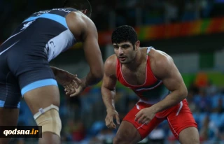 مصارع إيراني يتخلى عن الفوز تجنباً لمواجهة مصارع اسرائيلي