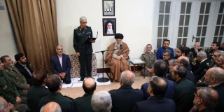 فرمانده معظم کل قوا در دیدار فرماندهان ارشد نیروهای مسلح و برگزیدگان جشنواره مالک‌‌اشتر:

تقویت نیروهای مسلح آسیب‌ناپذیری ملت را حفظ می‌کند