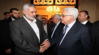 گزارش منابع فلسطینی از فضای مثبت گفتگوهای فتح و حماس در قاهره:

توافق برای تسریع در روند حل معضلات غزه/ در ساعات آینده خبرهای خوبی در راه است
