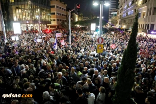 Thousands march in Tel Aviv against Netanyahu