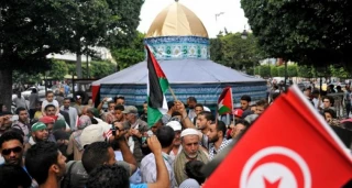 لتمرير المشروع لدى مجلس نواب الشعب التونسي للمصادقة عليه، ليصبح قانونا؛

تونس: حملة مليون توقيع دعما لفلسطين ورفضا للتطبيع مع "إسرائيل"