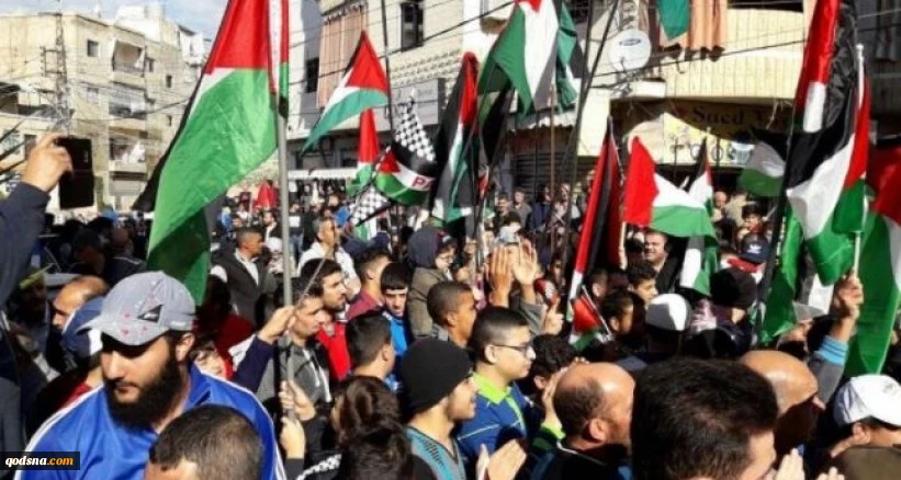 أمام مقر الاسكوا في بيروت؛

أحزاب لبنانية وفلسطينية تنظم اعتصاماً تضامنياً حاشد مع القدس
 2