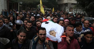 Thousands bid last farewell to Gazans killed by Israeli forces