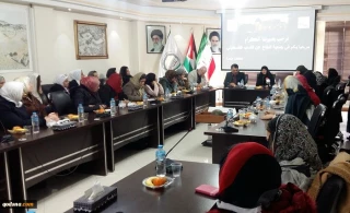في مقر جمعية الدفاع عن الشعب الفلسطيني بطهران؛

كريمة الإمام الخميني(رض) تستقبل حشداً من اساتذة الجامعات السورية
