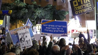Thousands rally against corruption in Israel after Netanyahu's son scandal while drunk