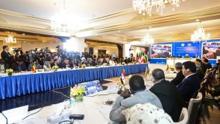 در اولین روز سیزدهمین کنفرانس مجالس کشورهای عضو سازمان همکاری اسلامی؛

روسای مجالس کشورهای اسلامی درباره فلسطین چه گفتند؟/ لزوم همگرایی جمعی در دفاع از قدس