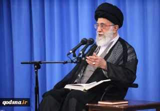 قائد الثورة الإسلامية:

من أولويات سياسات اميركا الهاء شعوب المنطقة بمشاكلها الداخلية لكي لاتفكر بمواجهة الاستكبار والصهيونية