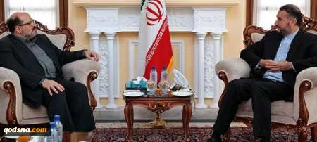 خلال لقائه ممثل حركة حماس في طهران؛

عبداللهيان: مساعي تطبيع العلاقات مع تل ابيب من قبل بعض الدول العربية ستبوء بالفشل

 2