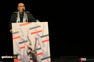 خلال كلمته في الملتقي الفكري الذي اقيم بحضور الضيوف المشاركين في مراسم ذكري الثورة الإسلامية؛

العميد سلامي: سقوط الشاه شكّل صدمة لاميركا وبداية لهزائمها في المنطقة والعالم