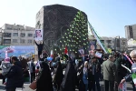 دختران و پسران واقعی میدان انقلاب...
عکاس:  فهیمه محسنی ، مجید مرادی 16