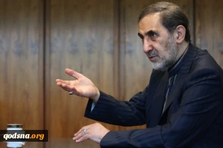 ايران متواجدة في سوريا بطلب من الحكومة الشرعية؛

ولايتي: المتواجدون في سوريا من دون اذن حكومتها الشرعية هم يجب ان يرحلوا منها