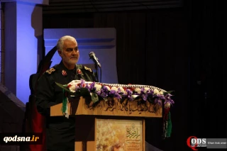 في كلمته خلال مؤتمر تكريم الشهيد القائد الحاج عماد مغنية في طهران؛

اللواء سليماني: اسم "عماد مغنية" كان مرعباً للاعداء.. القصاص لدماء عماد هو اجتثاث الكيان الصهيوني