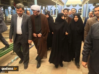 قبيل مراسم افتتاح مكتب جمعية الدفاع عن الشعب الفلسطيني في محافظة خوزستان؛

كريمة الإمام الخميني(رض) تزور مراقد الشهداء في مدينة اهواز