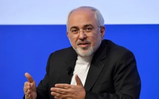 رداً علي تهديدا نتنياهو لايران،

ظريف:اسطورة "الجيش الاسرائيلي الذي لا يُقهر"انهارت‌وإسرائيل تريداستعادة هيبتها المفقودة
