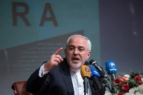 ظریف در همایش الگوهای نظم منطقه ای در جهان پساداعش:

داعش زاییده حمله آمریکا به عراق و پیش از آن ظلم اسرائیل به مردم فلسطین است