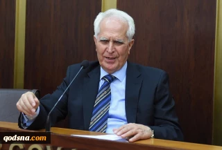 مؤكدا علي أنه لايمكن جعل القضية الفلسطينية طي النسيان؛

مروان فارس لـ«قدسنا»:  تصريحات قائد الثورة حول اقتراب موعد الصلاة في القدس هي رسالة واضحة لأمريكا