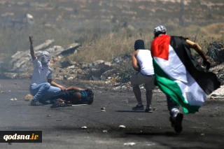 با حضور گسترده فلسطینی‌ها در غزه و کرانه باختری برگزار شد؛

چهاردهمین جمعه خشم در اعتراض به تصمیم ترامپ با یک شهید و 90 زخمی+ تصاویر
