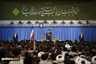 قائد الثورة الاسلامية خلال استقباله حشدا غفيرا من فتية شباب محافظتي طهران والبرز:

أمريكا والنظام السوفييتي دعمتا صدّام للقضاء على الجمهورية الإسلامية لكن كل مساعيهم فشلت