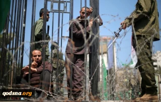 مسئول فلسطینی خبر داد:

آغاز اعتصاب غذای اسرای فلسطینی در ماه آینده