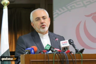 خلال لقاء ظريف بقائد الجيش الباكستاني؛

طهران تؤكد علي ضرورة تعاون طهران واسلام وآباد لهزيمة المجموعات الارهابية