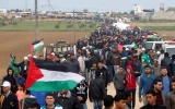 الفلسطينيون يحيون يوم الأرض بمسيرات العودة في غزة 3