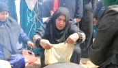 الفلسطينيون يحيون يوم الأرض بمسيرات العودة في غزة 17