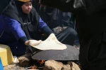 الفلسطينيون يحيون يوم الأرض بمسيرات العودة في غزة 18