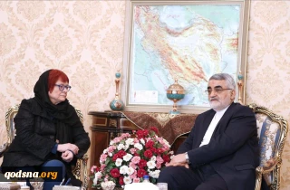 رییس کمیسیون امنیت ملی و سیاست خارجی مجلس شورای اسلامی در دیدار مدیر اجرایی شبکه امنیت اروپا:

ایران قویا از تمامیت ارضی کشورهای منطقه از جمله سوریه و عراق حمایت می کند