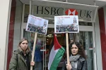 تظاهرات مردم منچستر علیه بانک HSBC به علت حمایت از ارتش اسرائیل 7