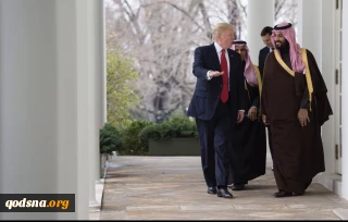 مؤكدا علي أن اموال السعودية شجعت اميركا على قصف سوريا

لاريجاني: بعض الدول الاسلامية وقفت الى جانب إسرائيل وقادة الكفر دعما لجريمة العدوان ضد سوريا