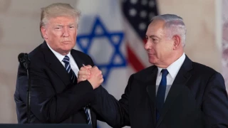 ترامپ اعلام کرد:

انتقال سفارت آمریکا به بیت‌المقدس طی ماه آینده