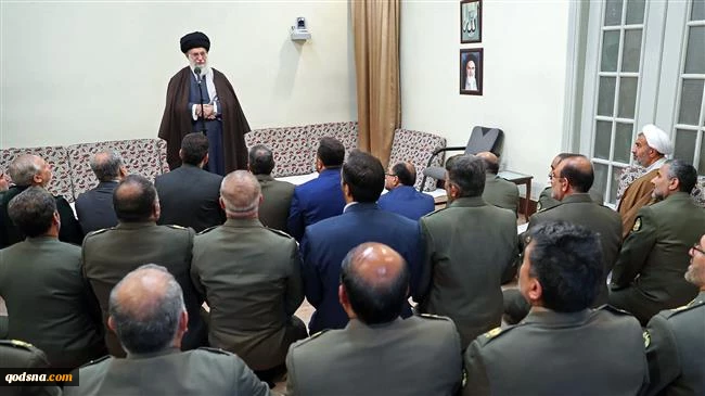 Supreme Leader: Iranian Army must become stronger, more efficient
 2