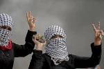 بانوان فلسطینی پا به پای مردان در تظاهرات بزرگ بازگشت علیه صهیونیست ها شرکت می کنند
  5